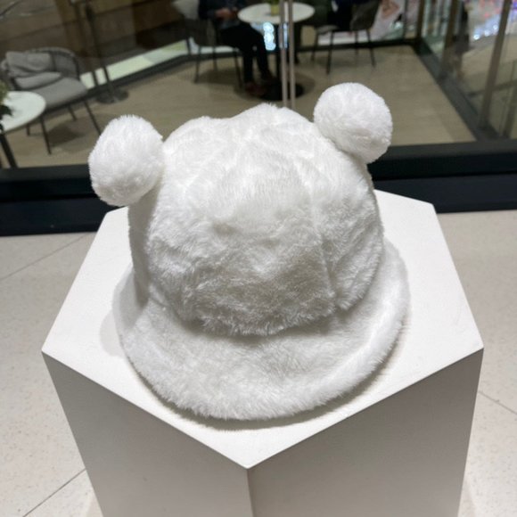 ?✨AUTHENTIC✨?Prada hat main image 4